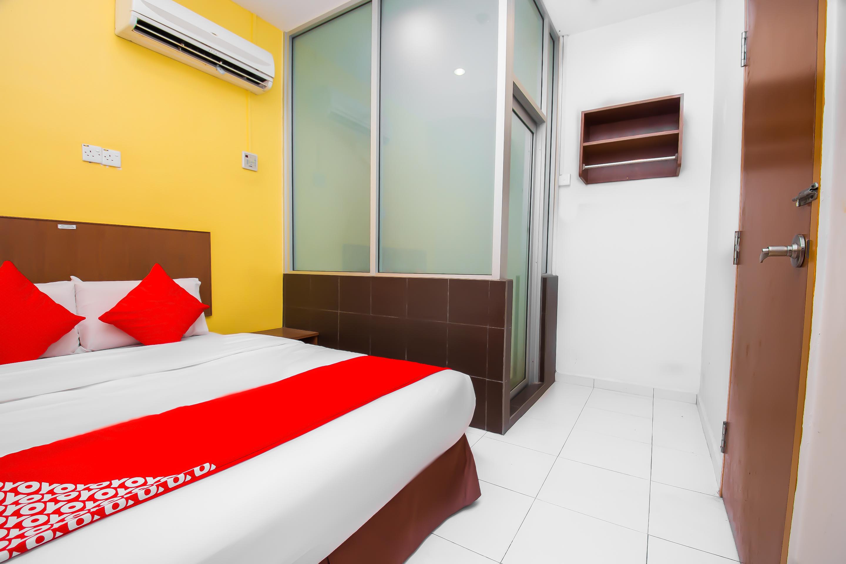 Oyo 582 Hotel Walk Inn Kampong Pasir Puteh  Экстерьер фото