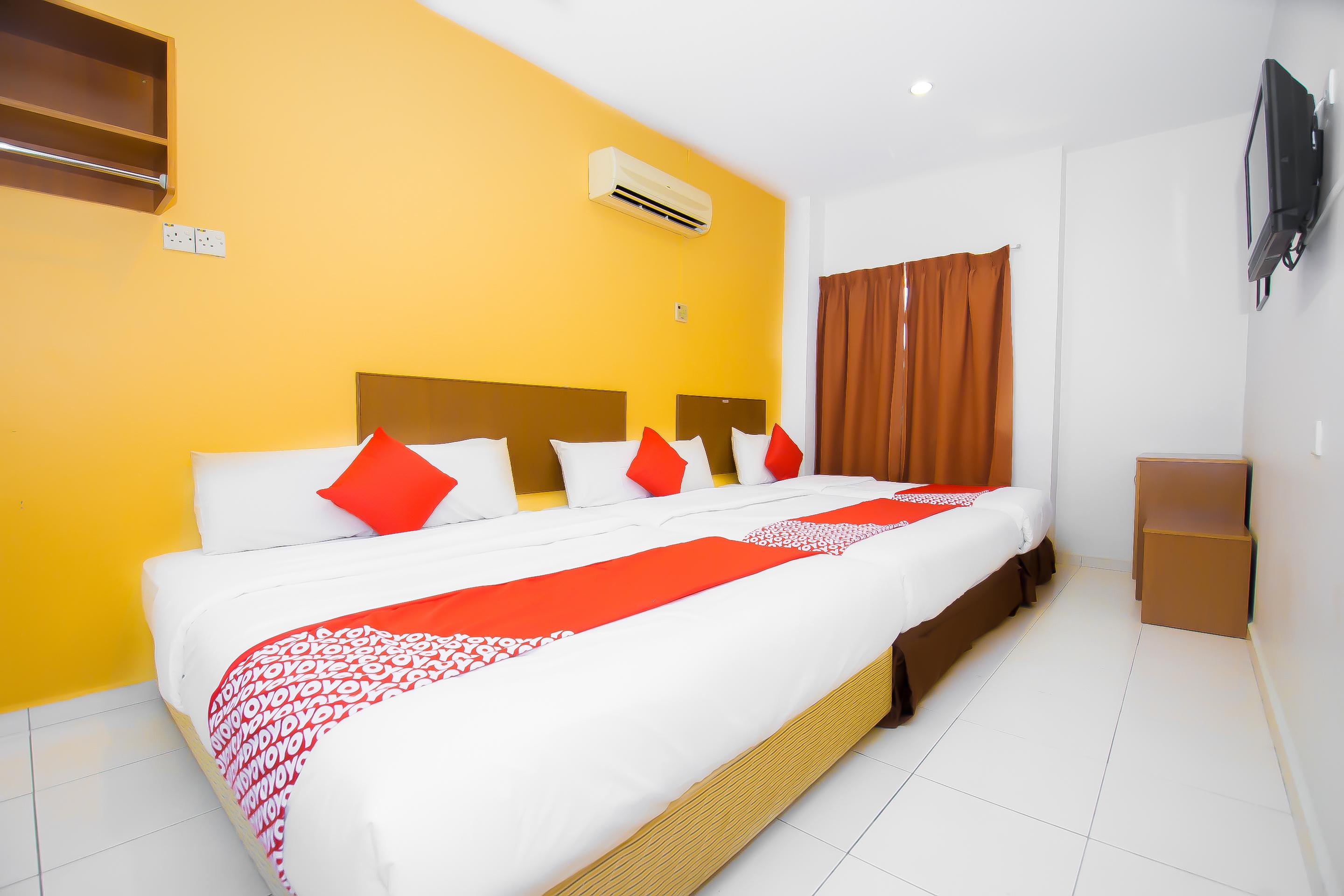 Oyo 582 Hotel Walk Inn Kampong Pasir Puteh  Экстерьер фото