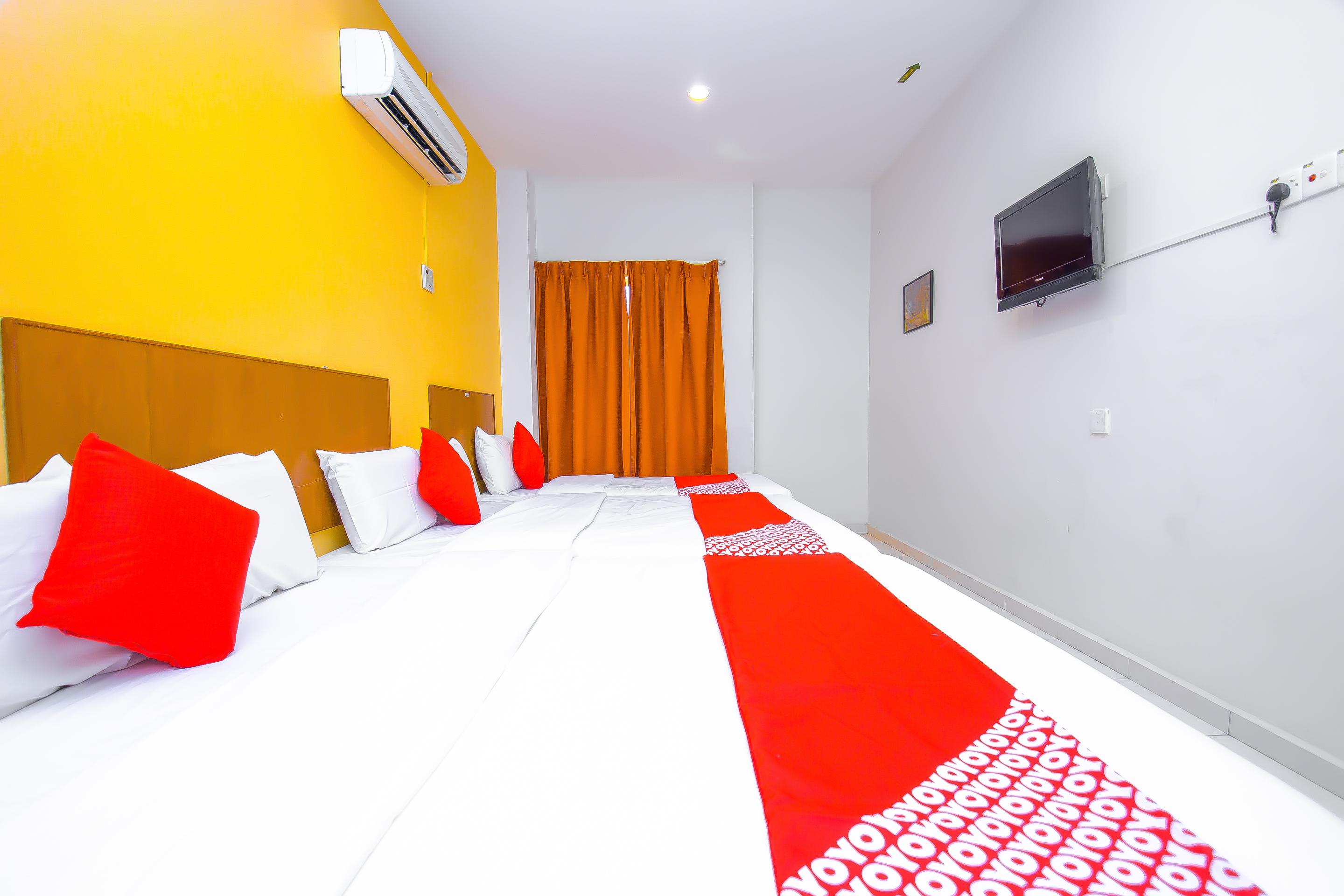 Oyo 582 Hotel Walk Inn Kampong Pasir Puteh  Экстерьер фото
