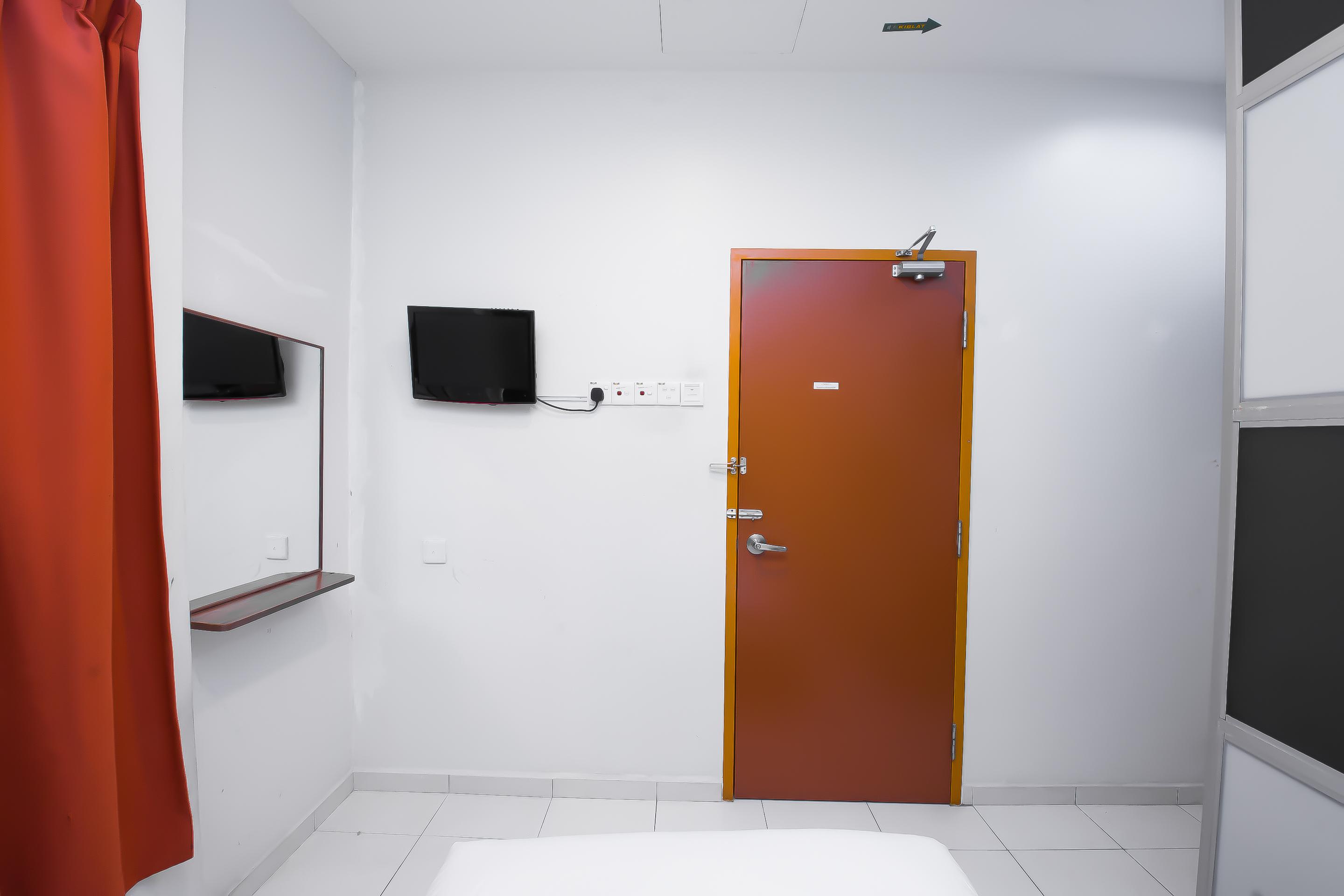 Oyo 582 Hotel Walk Inn Kampong Pasir Puteh  Экстерьер фото