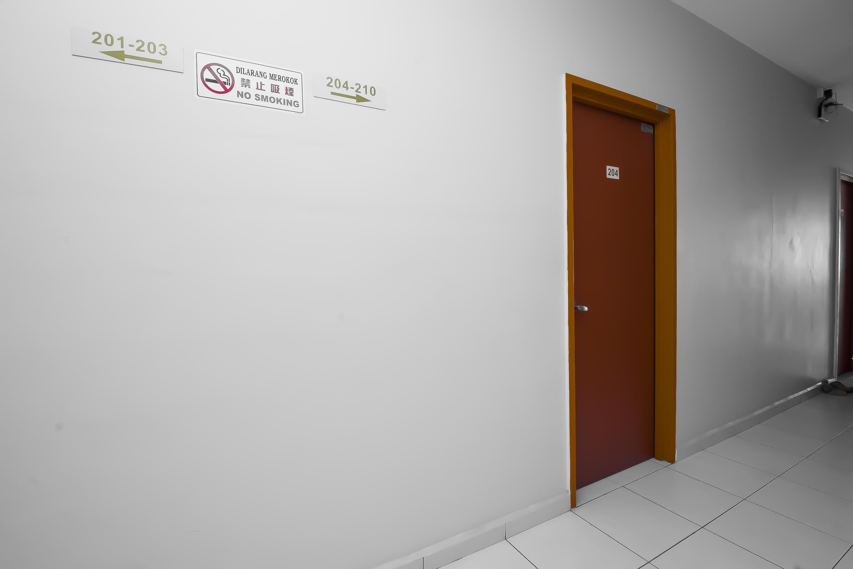 Oyo 582 Hotel Walk Inn Kampong Pasir Puteh  Экстерьер фото