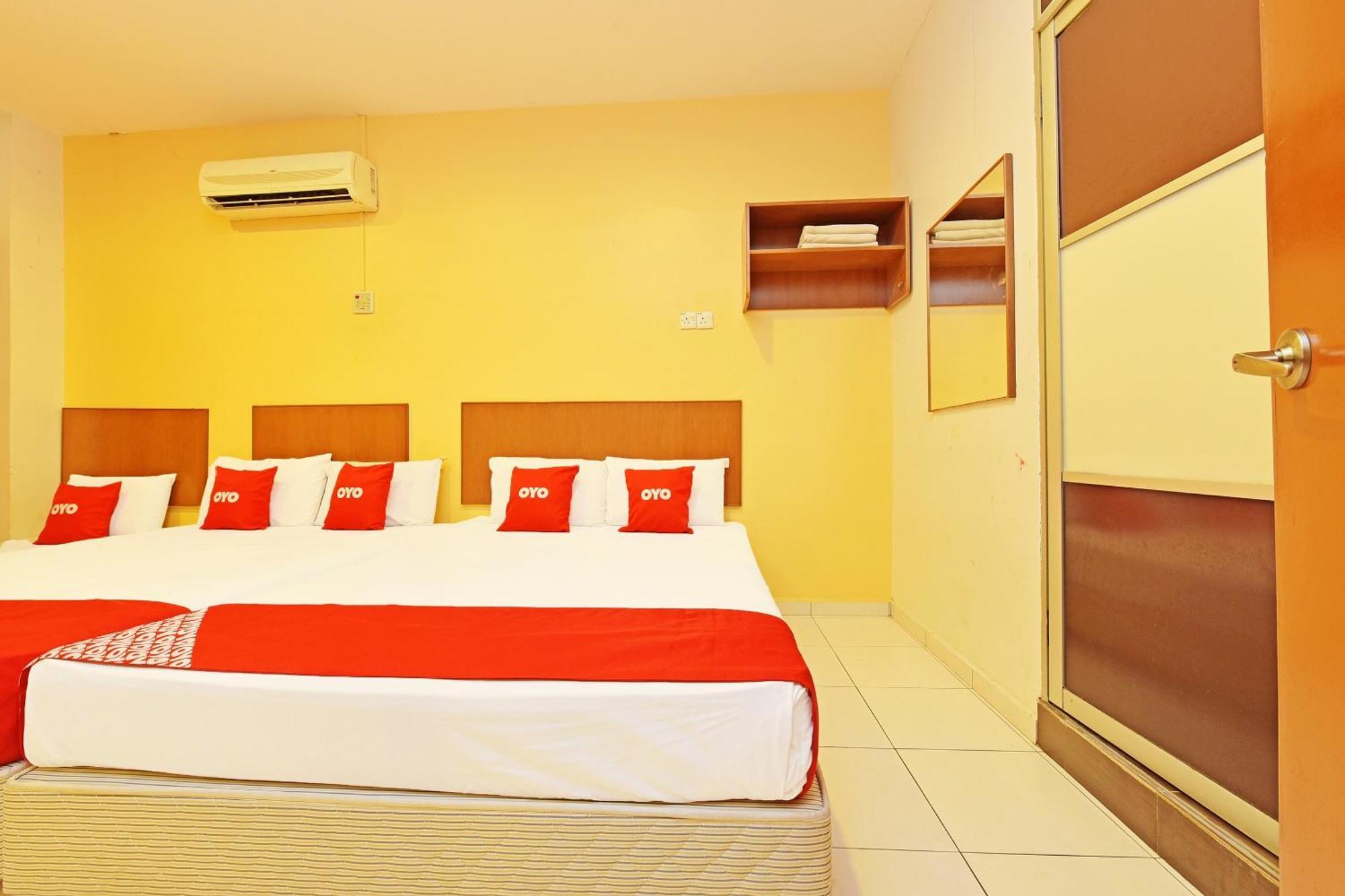 Oyo 582 Hotel Walk Inn Kampong Pasir Puteh  Экстерьер фото