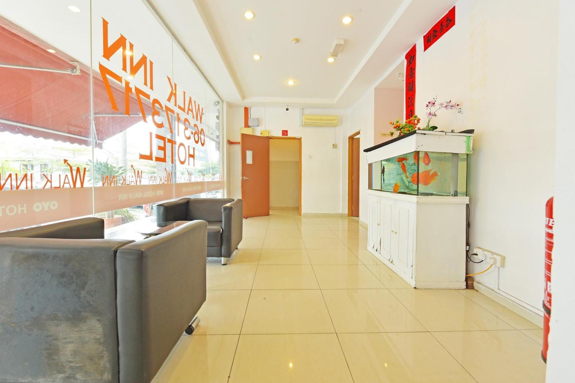Oyo 582 Hotel Walk Inn Kampong Pasir Puteh  Экстерьер фото